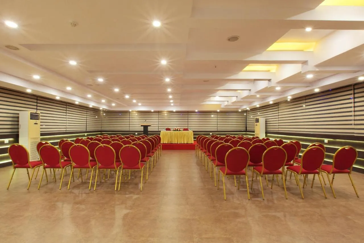 ****  Hotel Kings Empire Kochi Hindistan